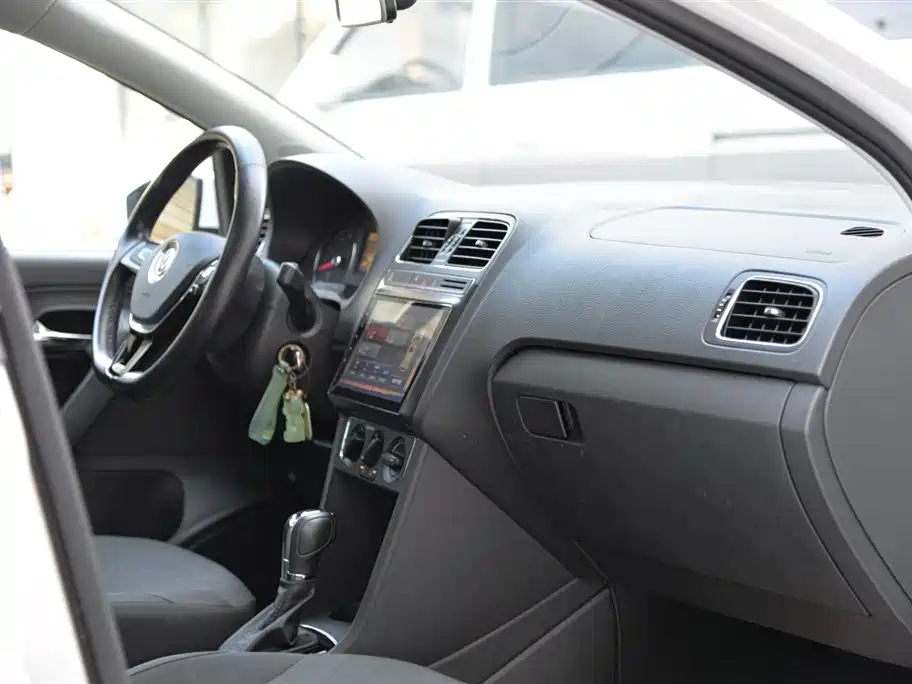 Volkswagen Polo 2018 1.5L Auto Comfort фото 15