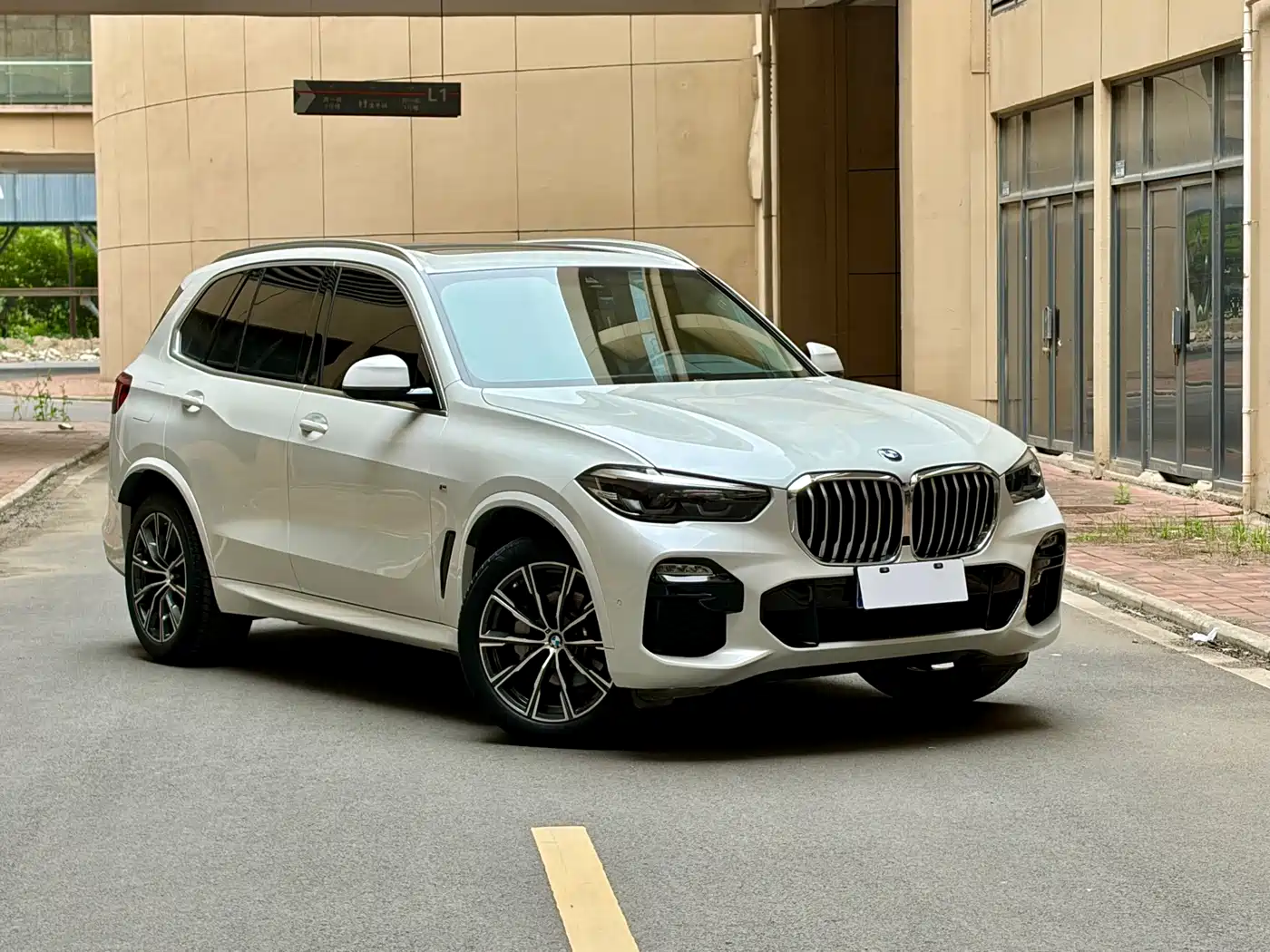 BMW X5 (Import) 2020 xDrive30i M Sport Package фото 2