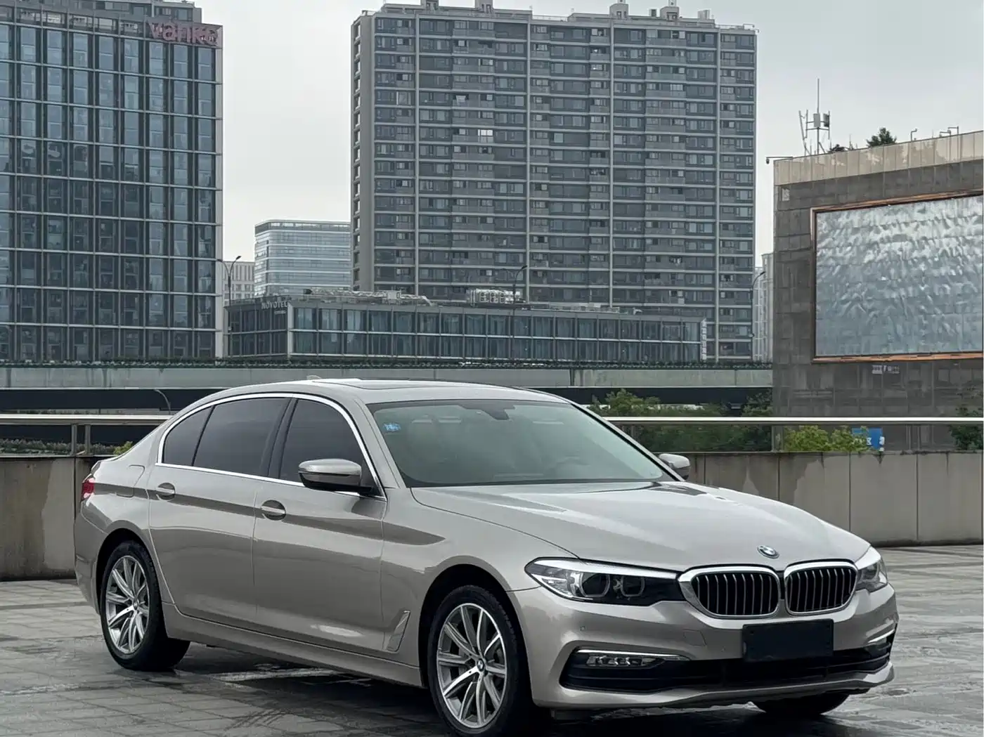 BMW 5 Series 2018 528Li Launch Special Edition фото 3