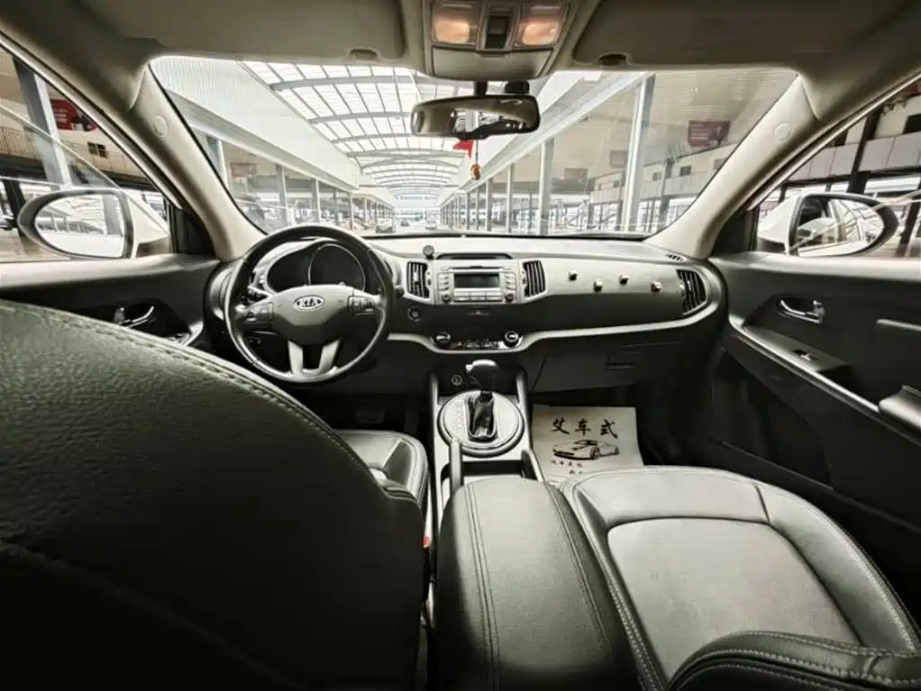 Kia Sportage 2014 2.0L Automatic 2WD DLX фото 6