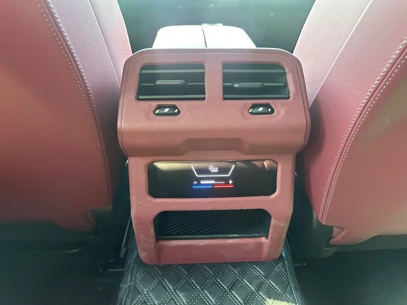 BMW 5 Series 2024 530Li Leading M Sport Package фото 16