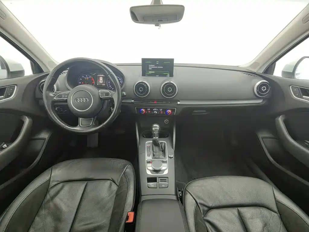 Audi A3 (Import) 2016 2015 Limousine 45 TFSI S line Luxury