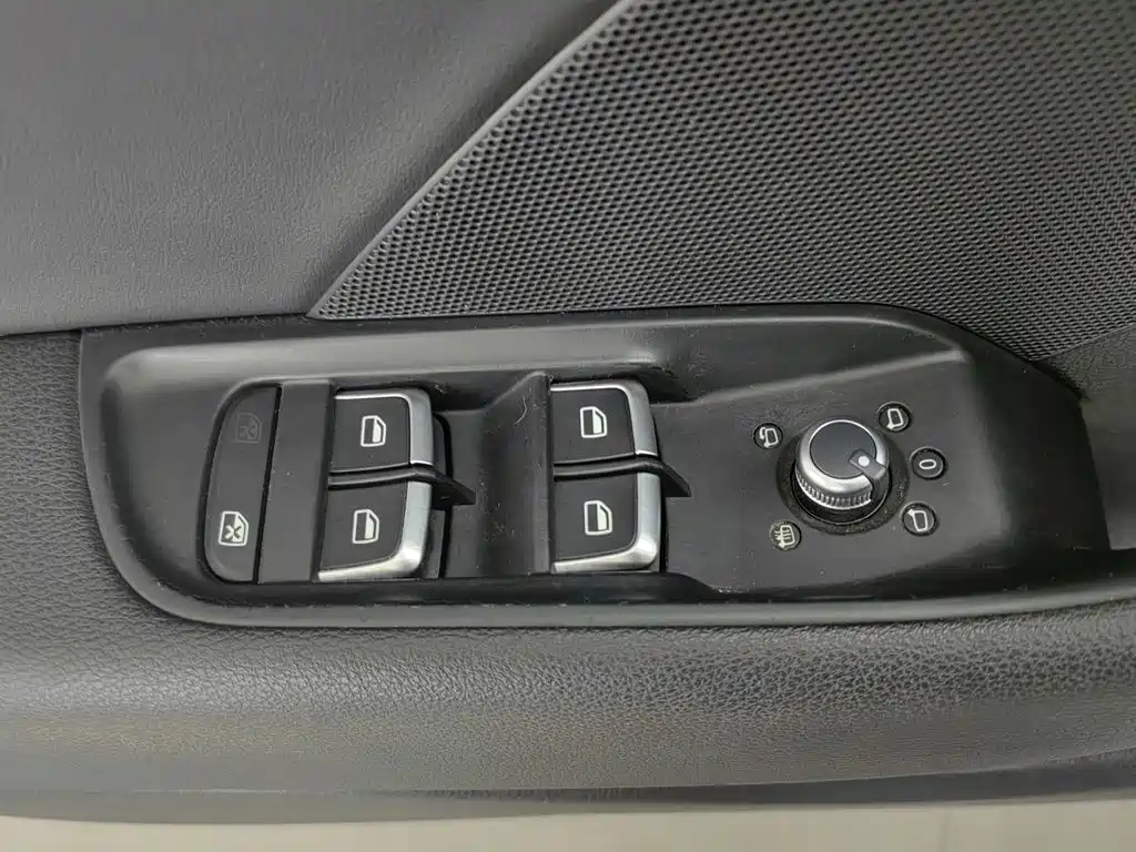 Audi A3 (Import) 2016 2015 Limousine 45 TFSI S line Luxury