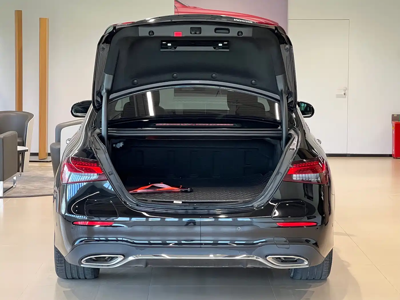 Mercedes-Benz E-Class New Energy 2023 E 350 e L Plug-in Hybrid Sport Sedan фото 16