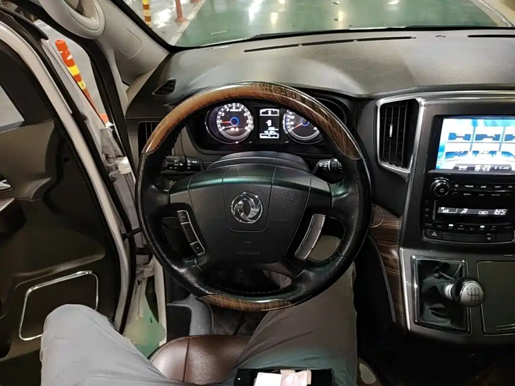 Dongfeng Fengxing Fengxing CM7 2016 2016 2.0T Manual Luxury
