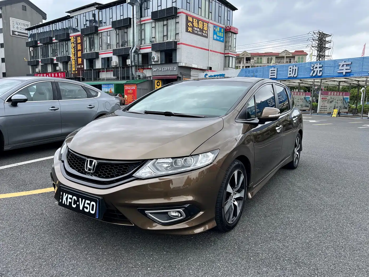 Фото 2 - Honda Jade