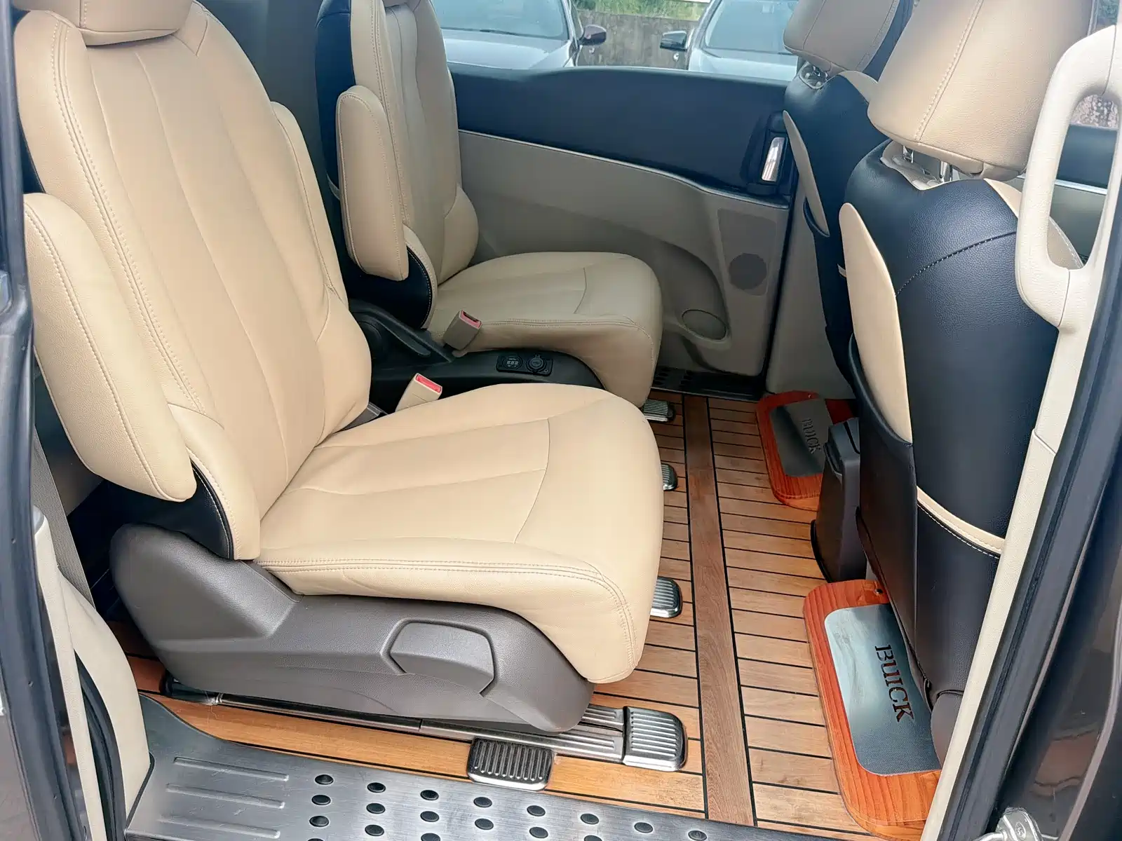 Фото 20 - Buick GL8