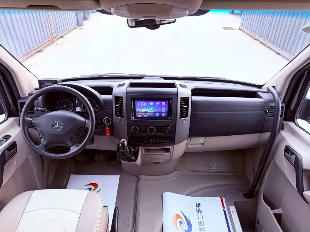 Mercedes-Benz Sprinter 2013 2012 Model 2.1T Premium Tour Long Wheelbase