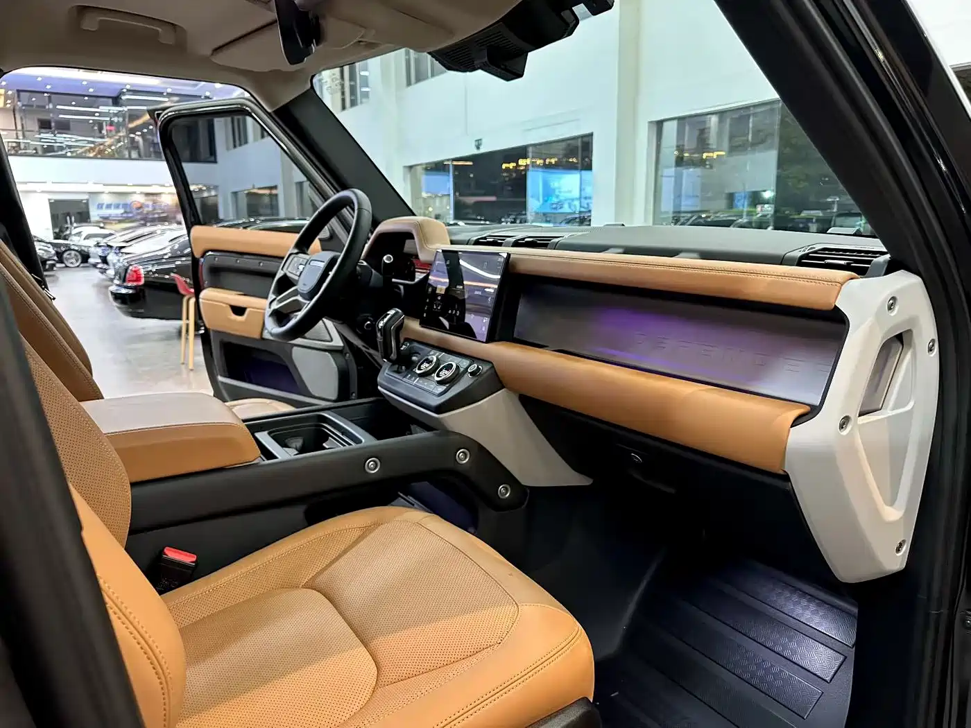 Land Rover Defender 2023 Model Year 130 3.0T P400 HSE фото 8