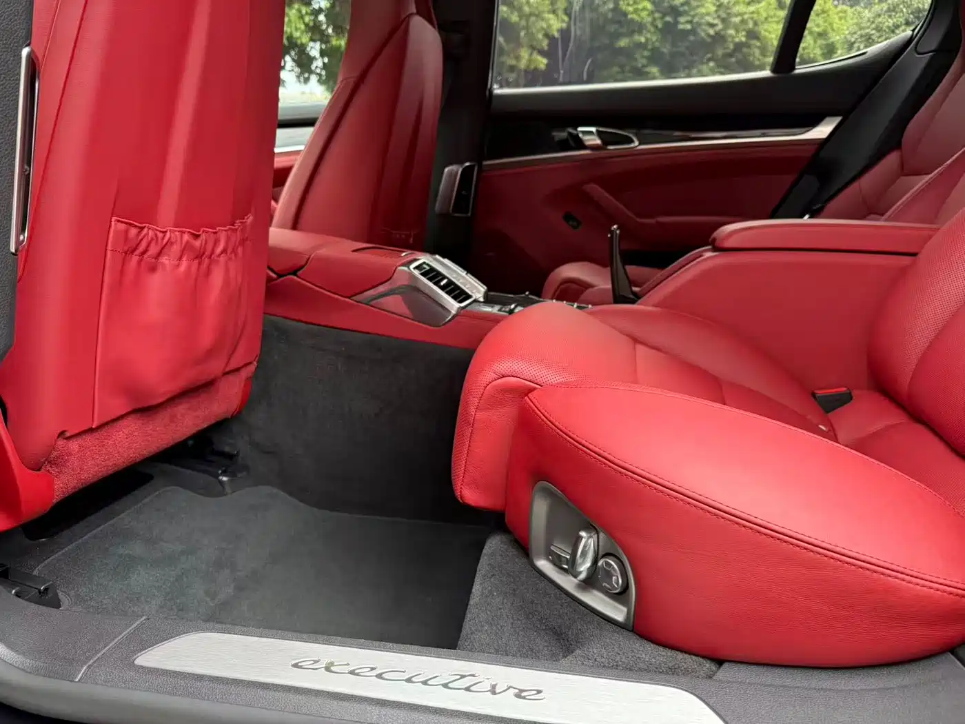 Porsche Panamera 2016 Panamera Executive Edition 3.0T фото 31