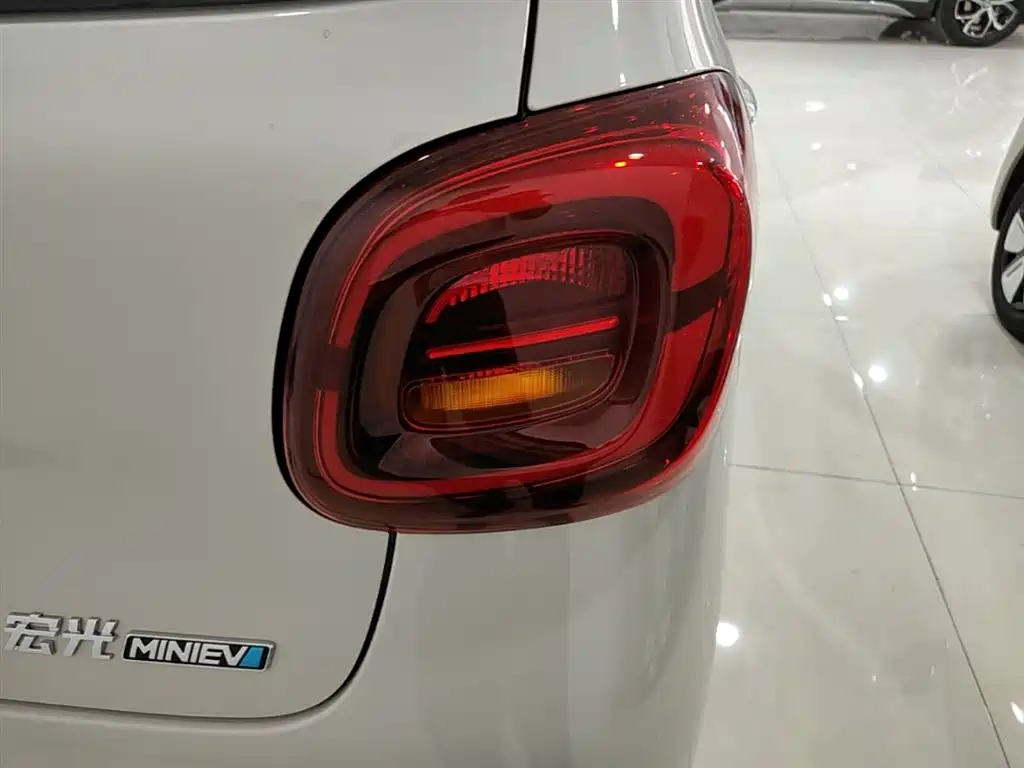 Wuling Motors Hongguang MINIEV 2026 2025 4-Door Advanced