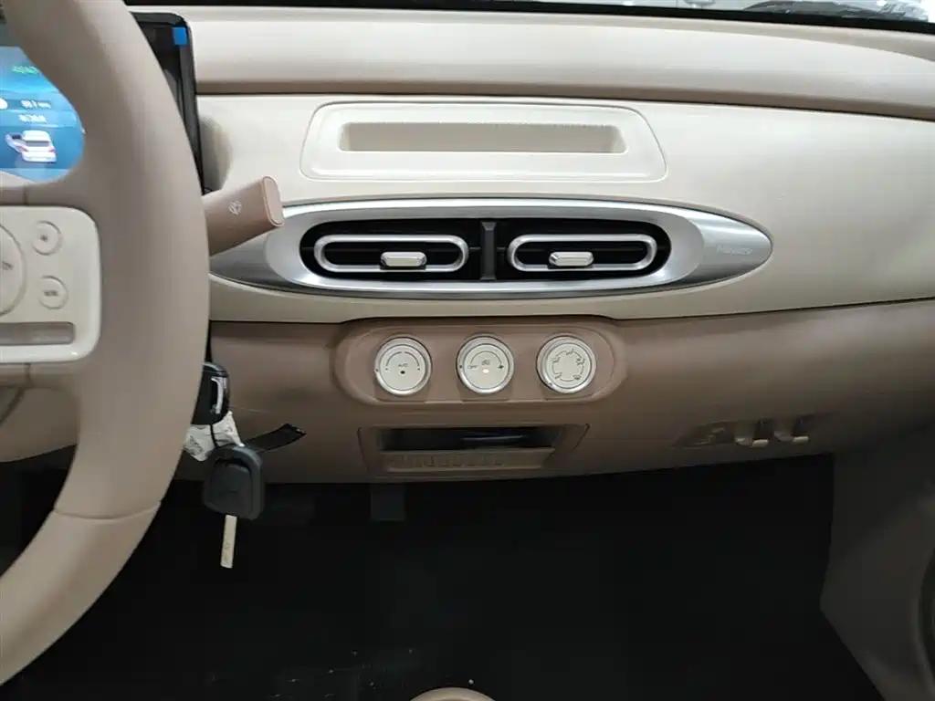 Wuling Motors Hongguang MINIEV 2026 2025 4-Door Advanced