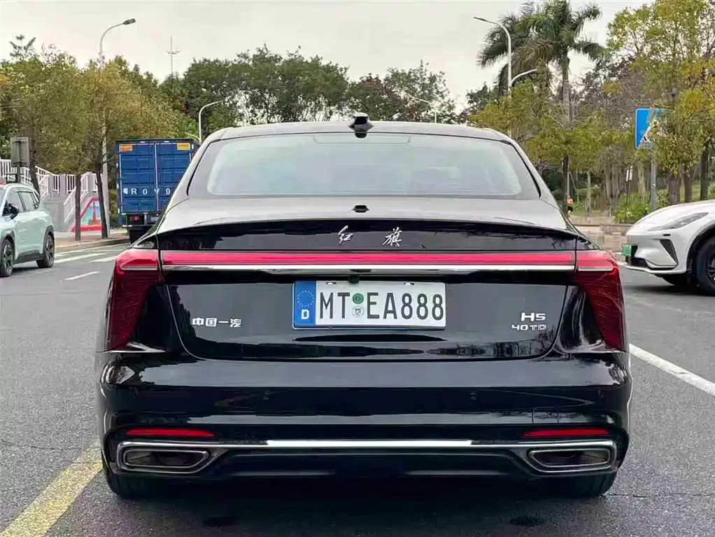 Hongqi H5 2023 2.0T Auto Smart Connect Flag Comfort фото 7