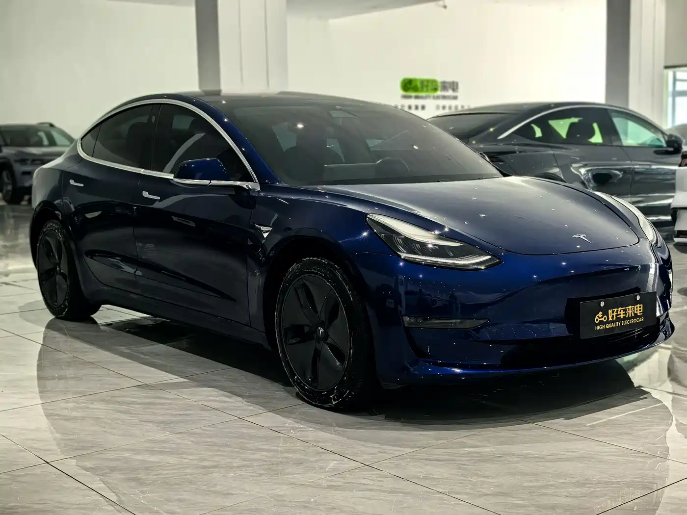 TESLA MODEL 3