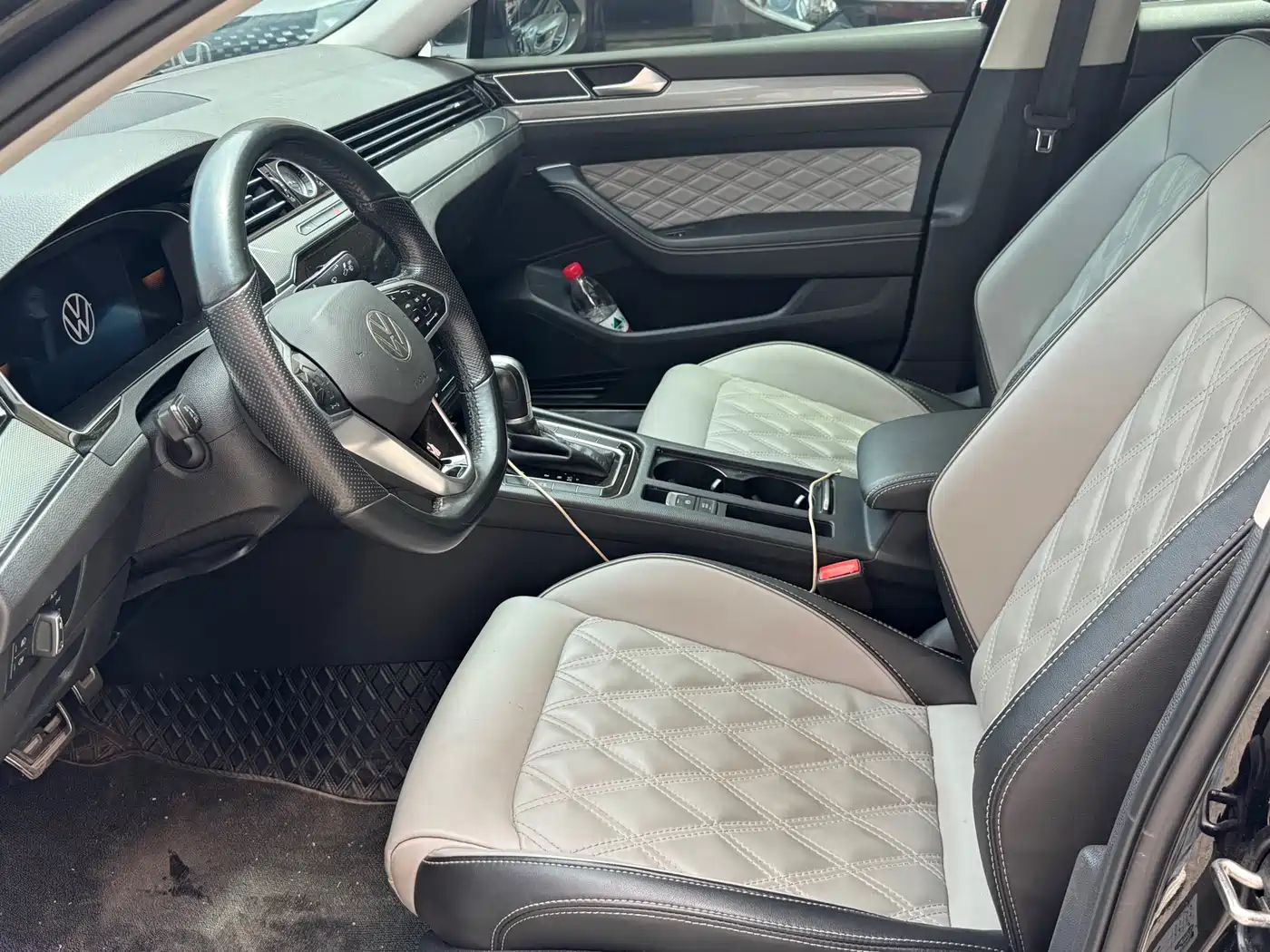 Volkswagen Magotan 2023 2 Million Units Anniversary Edition 330TSI DSG Leading Type фото 9