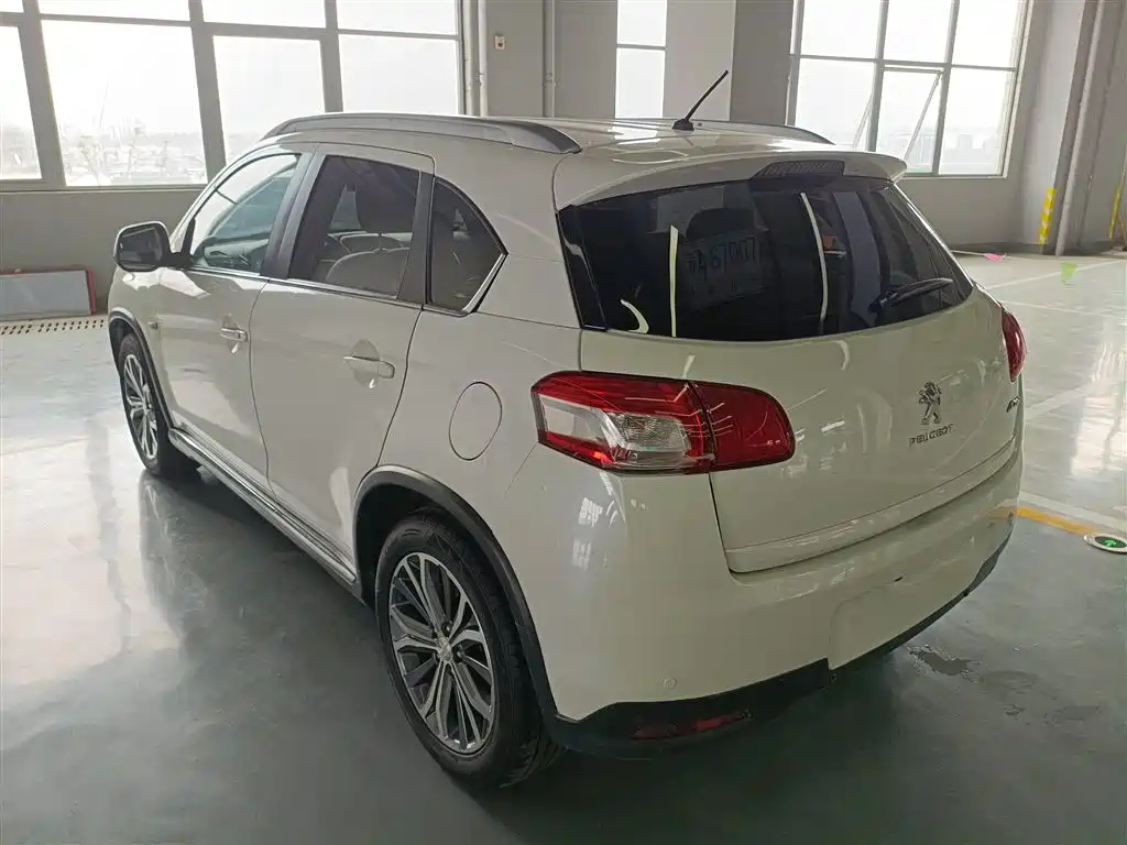 Peugeot 4008 (Import) 2013 2.0L 4WD Fashion фото 23