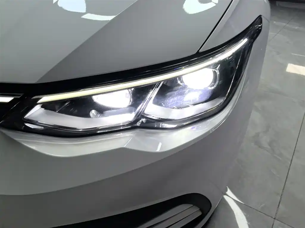 Volkswagen Golf 2023 280TSI DSG Pro фото 24