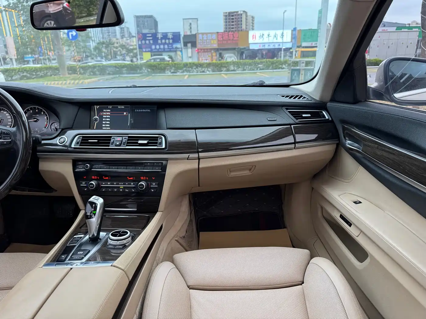 BMW 7 Series 2011 730Li Elegance фото 18