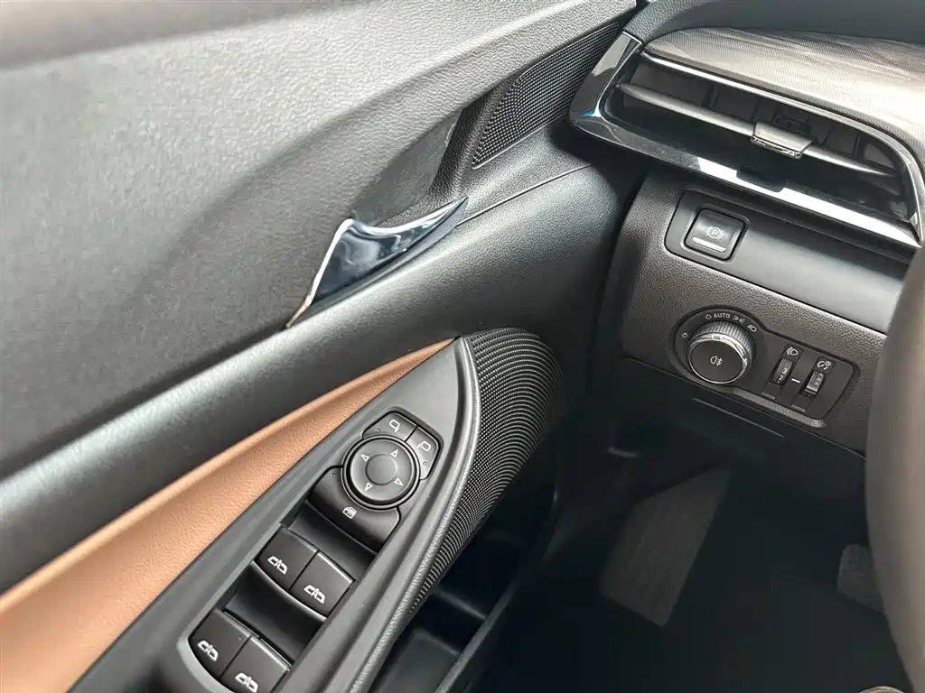 Buick GL6 2021 323T Mild Hybrid Connected Luxury фото 23