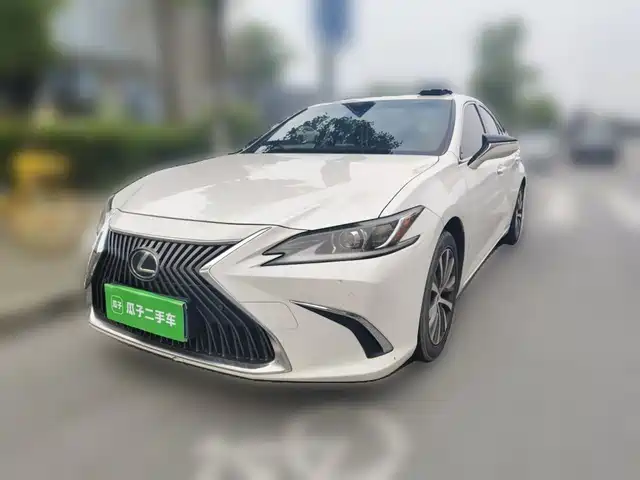 Lexus ES 2019