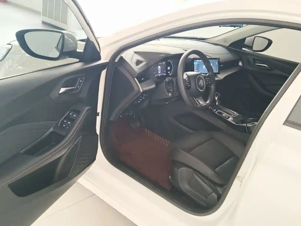 MG MG5 2024 2023 180DVVT CVT Luxury Edition