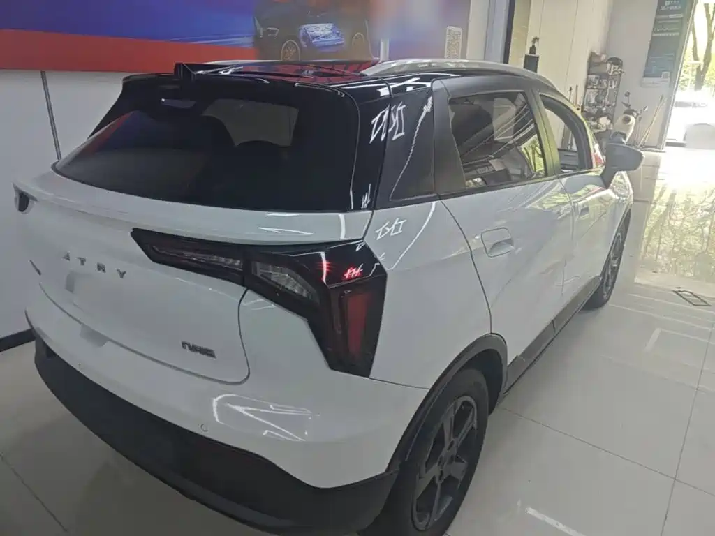 Фото 5 - Geely Geometry E Firefly