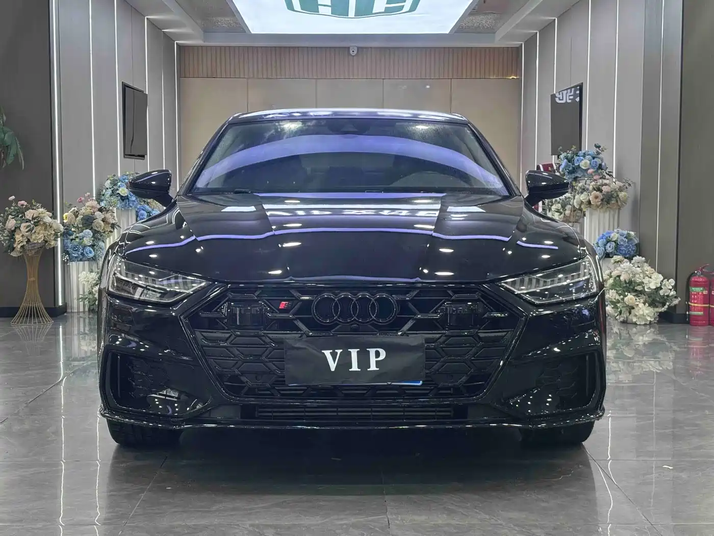 Audi A7L 2024 45TFSI S-line Dream Edition Crystal Package фото 2