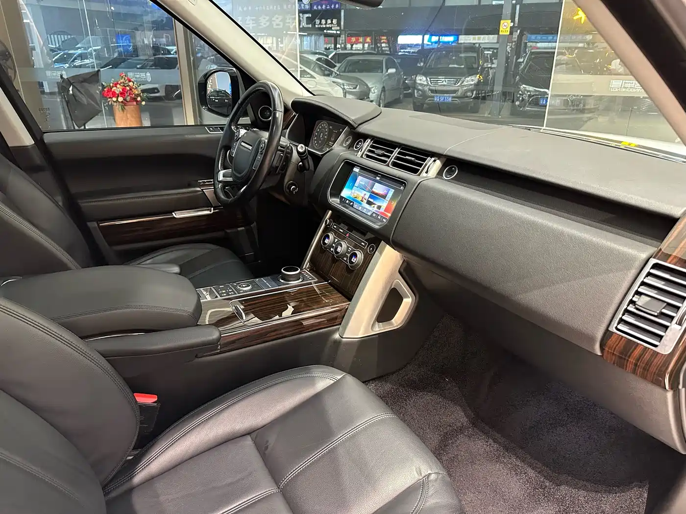 Фото 21 - Land Rover Range Rover