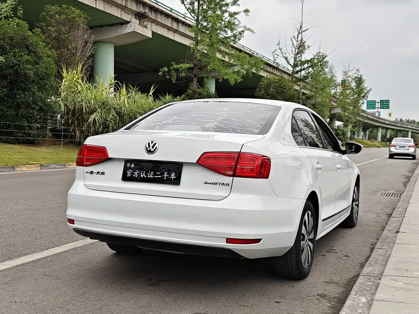 Volkswagen Sagitar 2017 1.6L Automatic Comfort фото 5