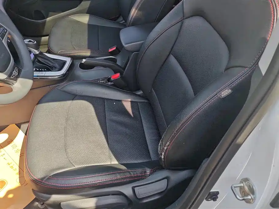 Hyundai Elantra 2016 Model 1.6L Automatic Smart Elite фото 9