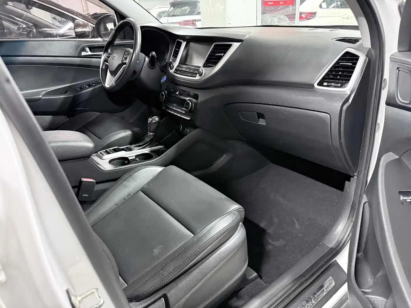 Hyundai Tucson 2015 1.6T Dual Clutch 2WD Leading фото 16