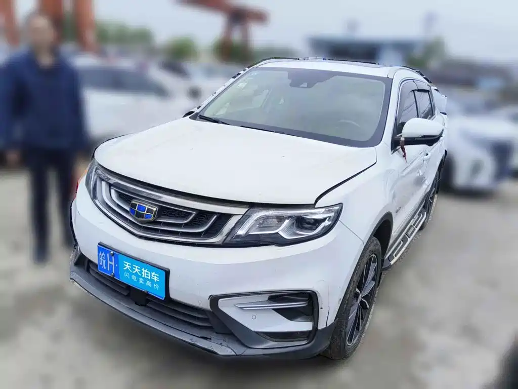 Фото 1 - Geely Atlas