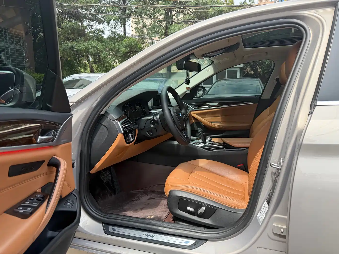 BMW 5 Series 2018 528Li Launch Special Edition фото 10