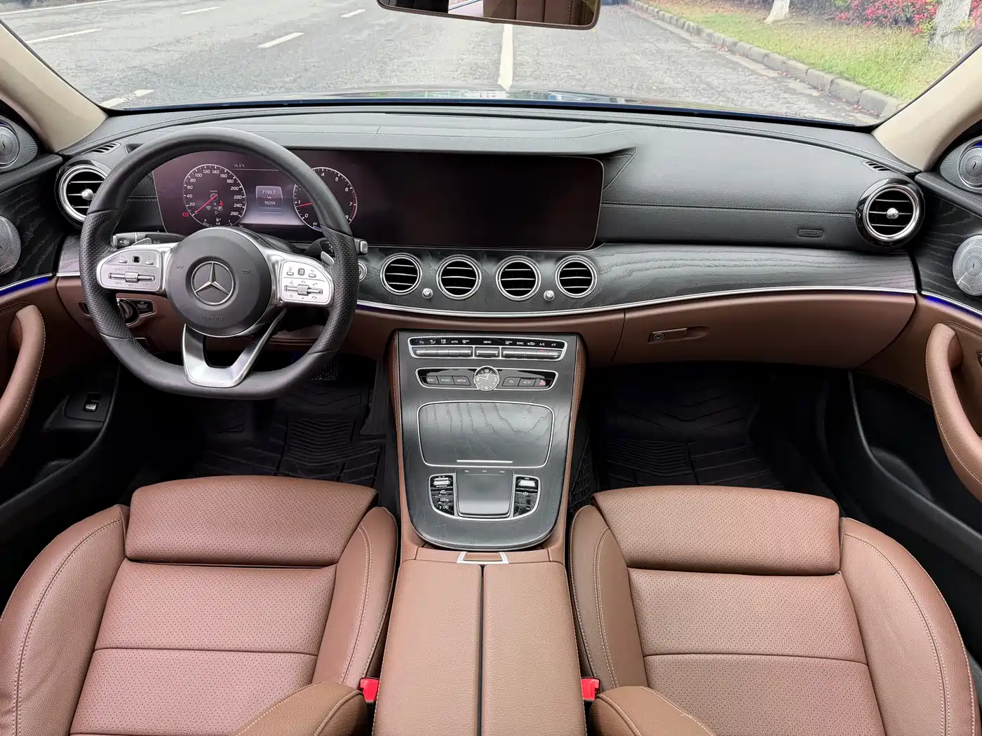 Mercedes-Benz E-Class 2019 E 200 L Sport фото 12