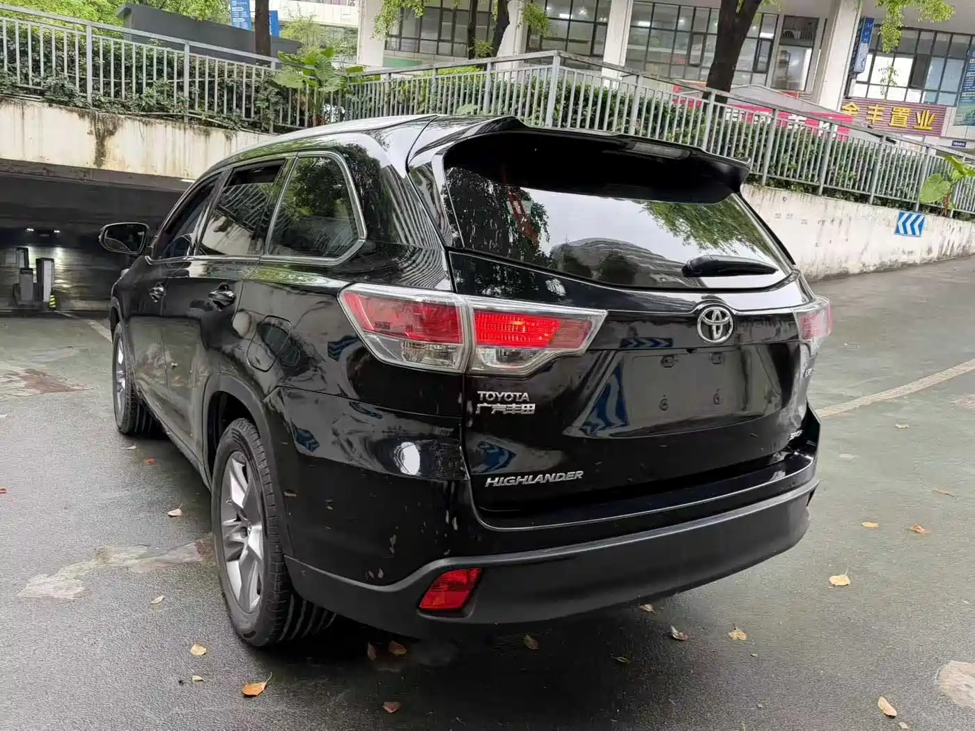 Toyota Highlander 2015 2.0T FWD Luxury Edition 7-seater фото 9