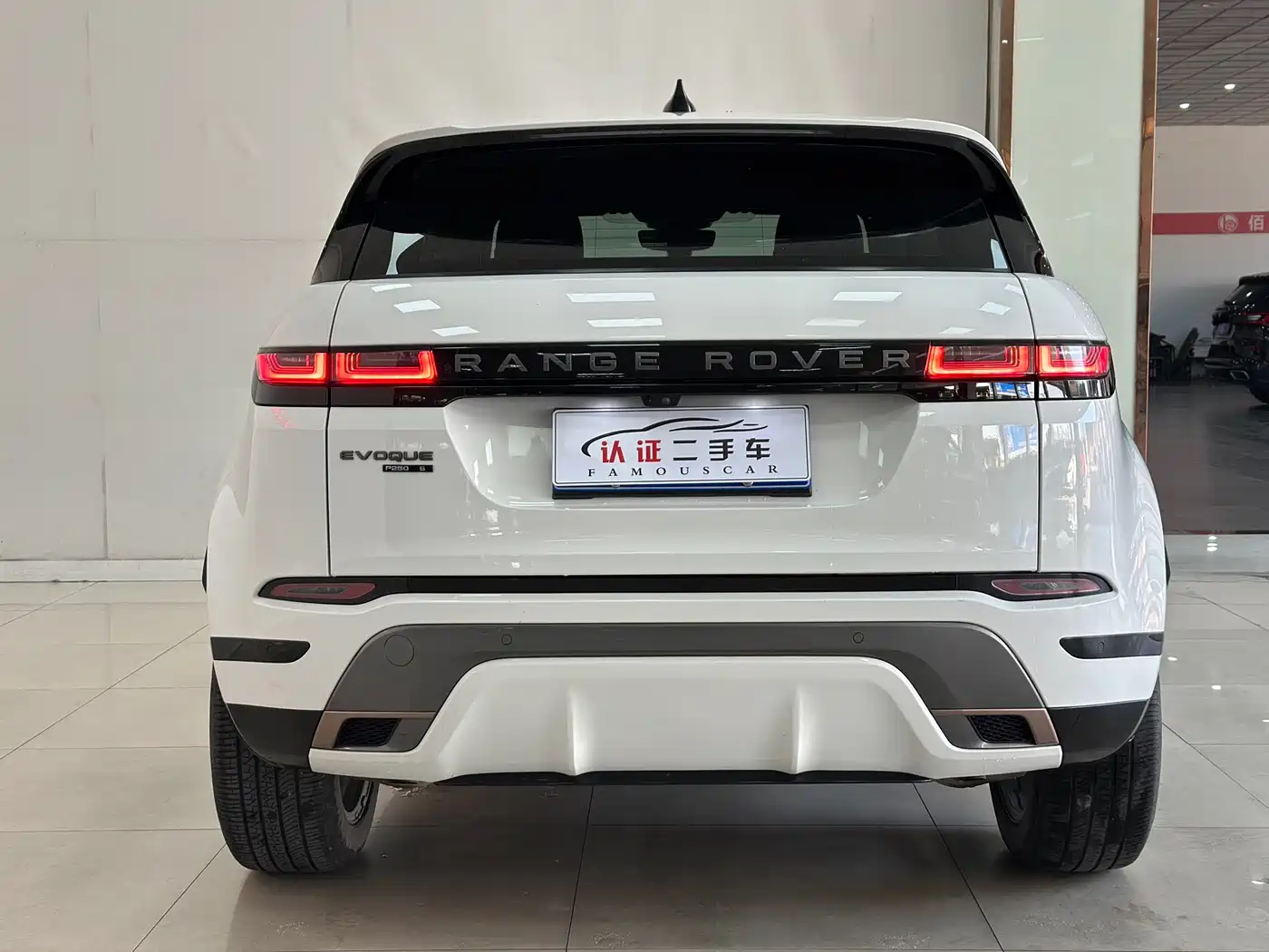 Land Rover Range Rover Evoque 2020 249PS R-DYNAMIC S Sport Edition фото 16