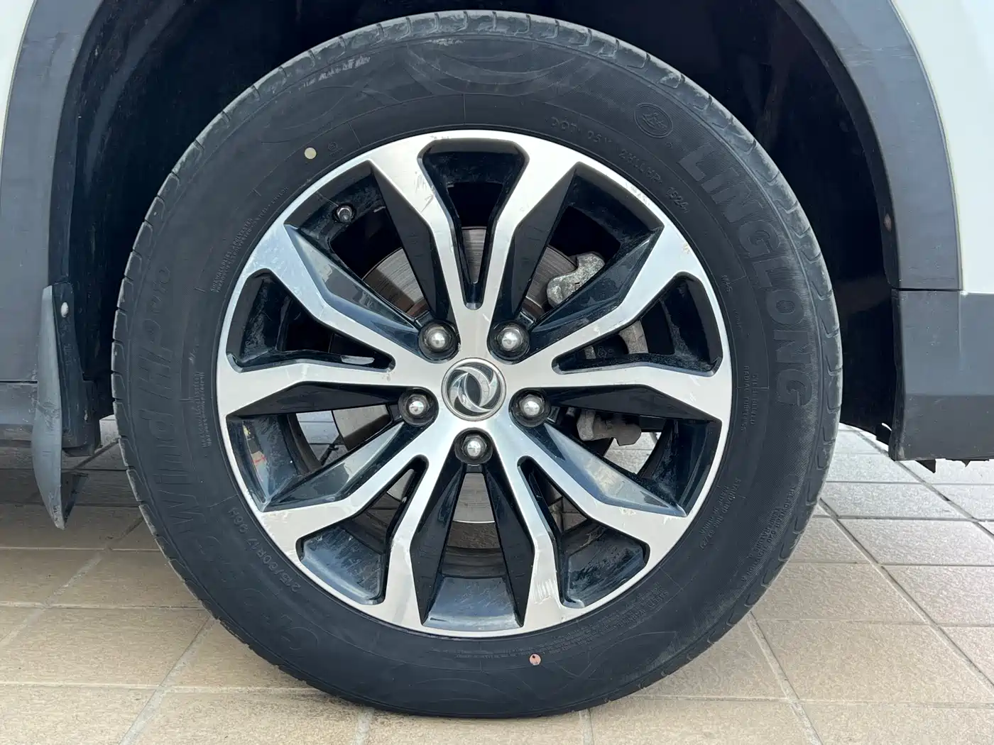 Dongfeng Fengxing Jingyi X5 2017 2017 Model 1.6L CVT Exclusive