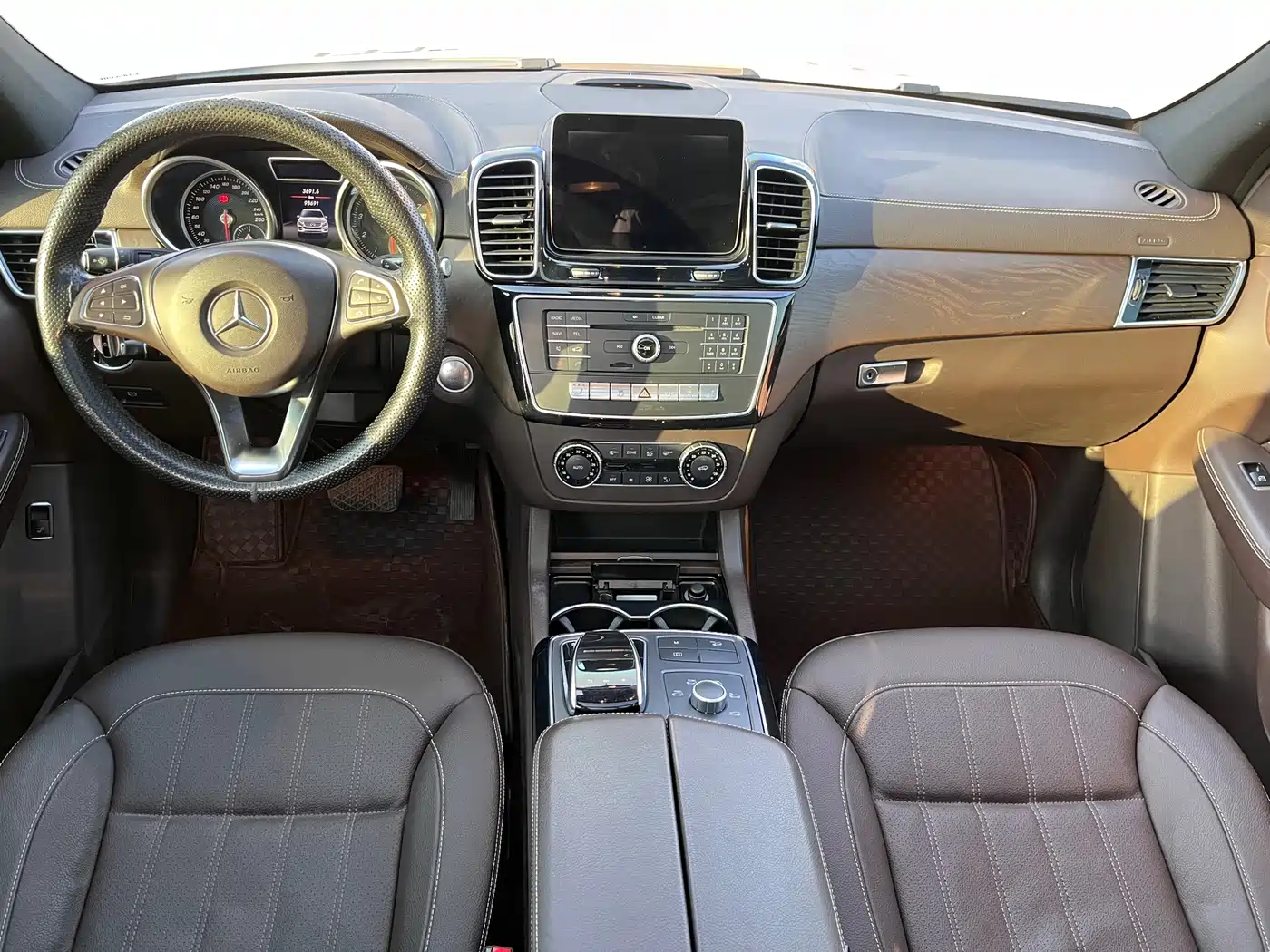 Mercedes-Benz GLE 2017 GLE 320 4MATIC Luxury фото 9