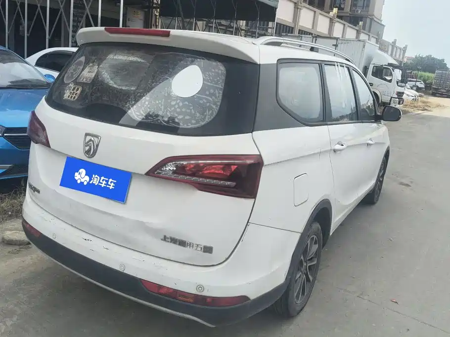 Baojun 730 2020 2019 1.5L Manual Fashion Edition 7-Seater China VI