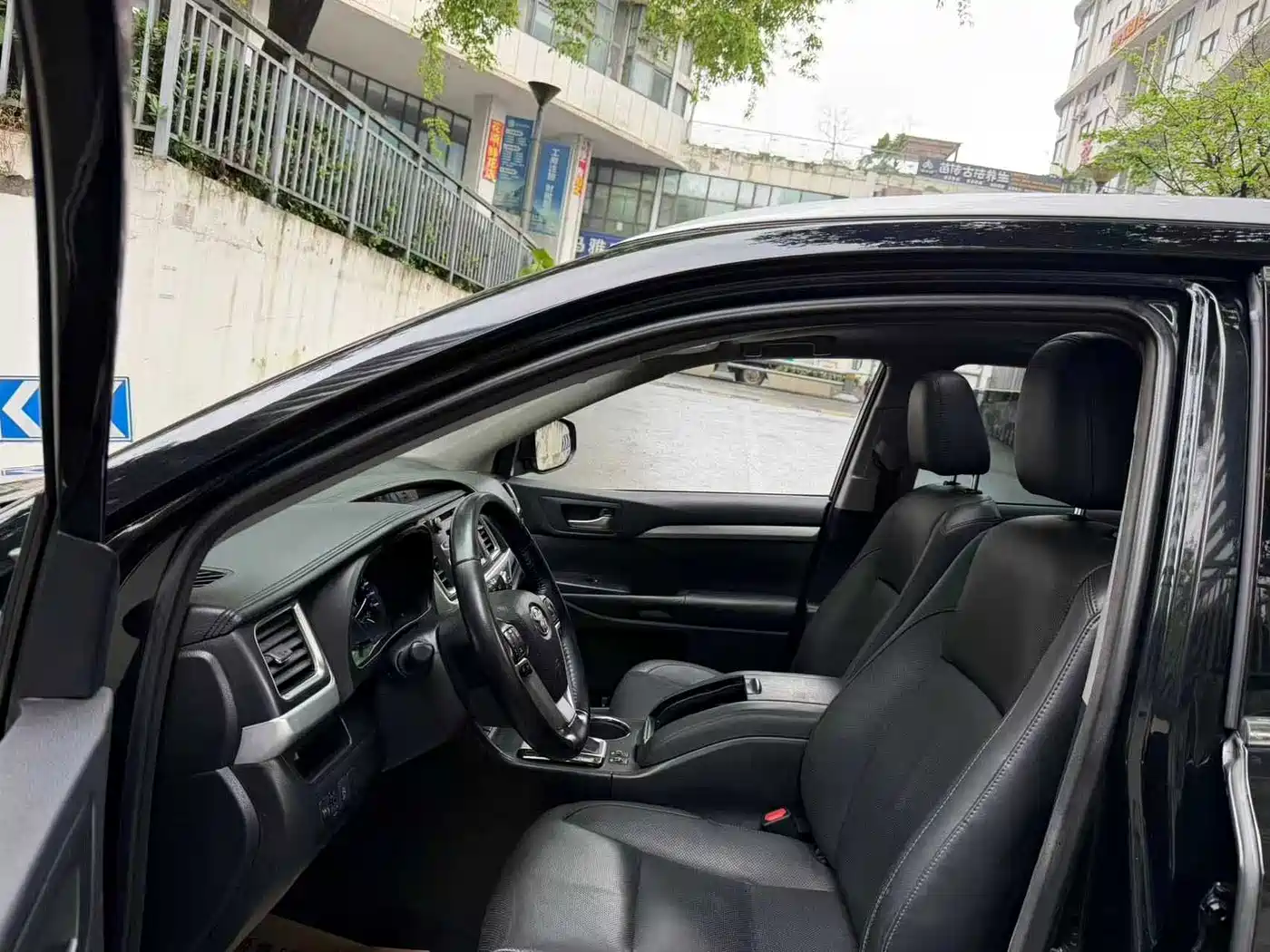 Toyota Highlander 2015 2.0T FWD Luxury Edition 7-seater фото 4