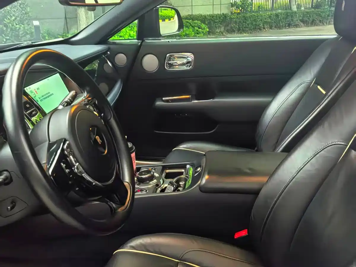 Фото 2 - Rolls-Royce Wraith