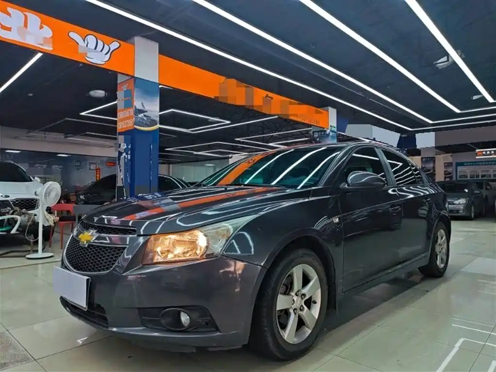 Chevrolet Cruze 2013 Model 1.8L SX AT