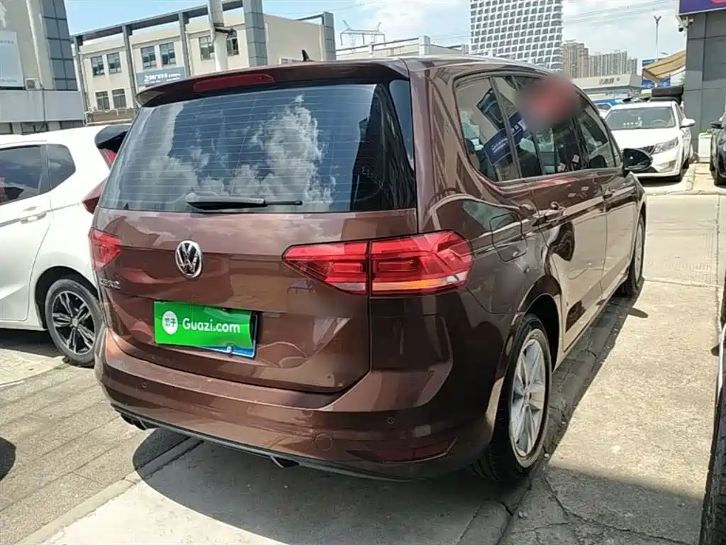 Volkswagen Touran 2016 Touran L 280TSI DSG Trendline фото 7