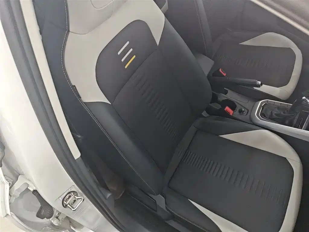 Volkswagen Polo 2019 Plus 1.5L Automatic Colorful Tech Edition фото 25