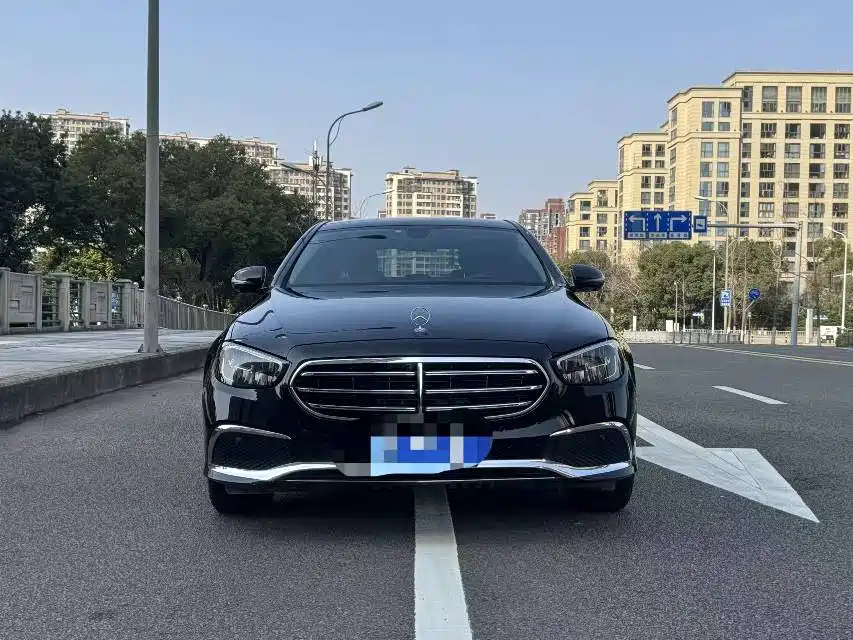 Mercedes-Benz E-Class 2023 E 300 L Luxury фото 2