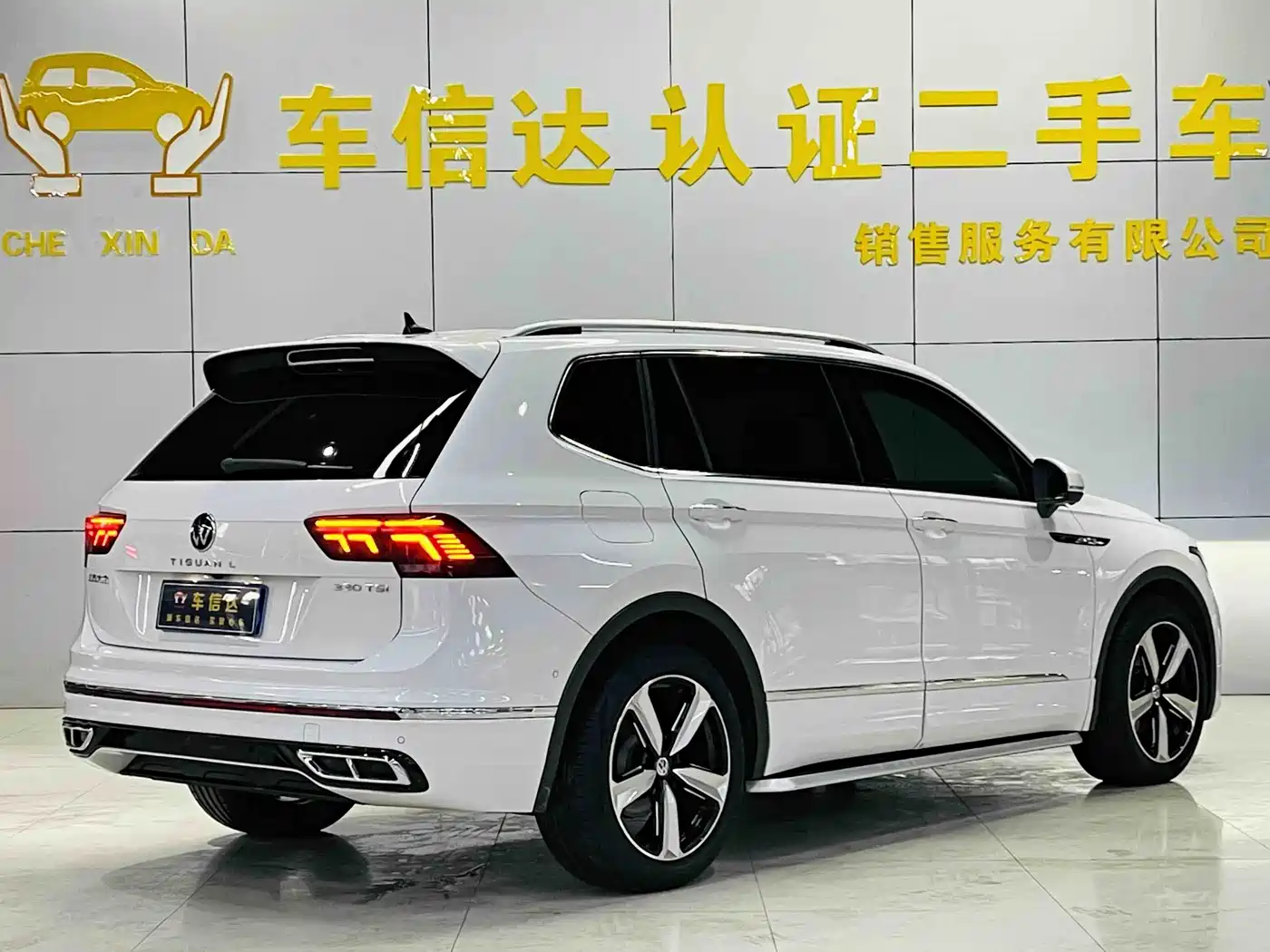 Volkswagen Tiguan L 2022 330TSI Auto 2WD R-Line Premium Edition фото 3