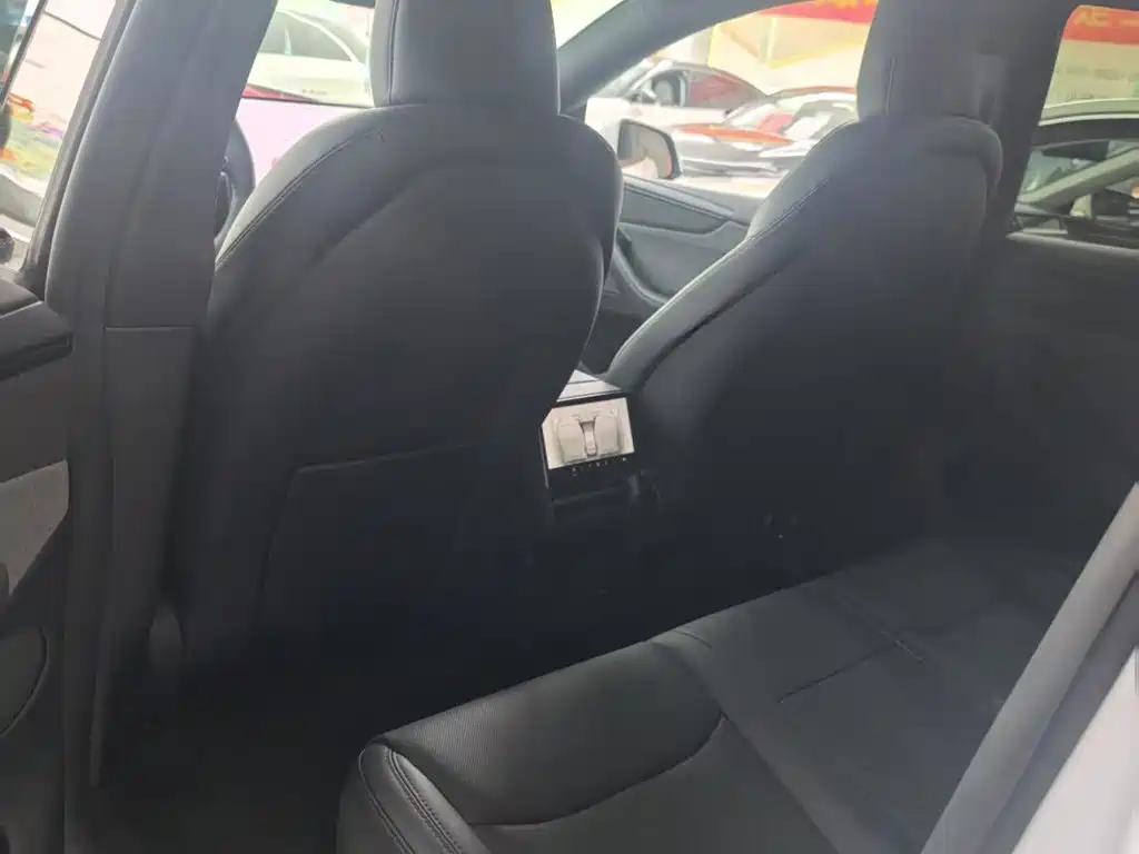 Tesla Model Y 2026 2026 Rear-Wheel Drive