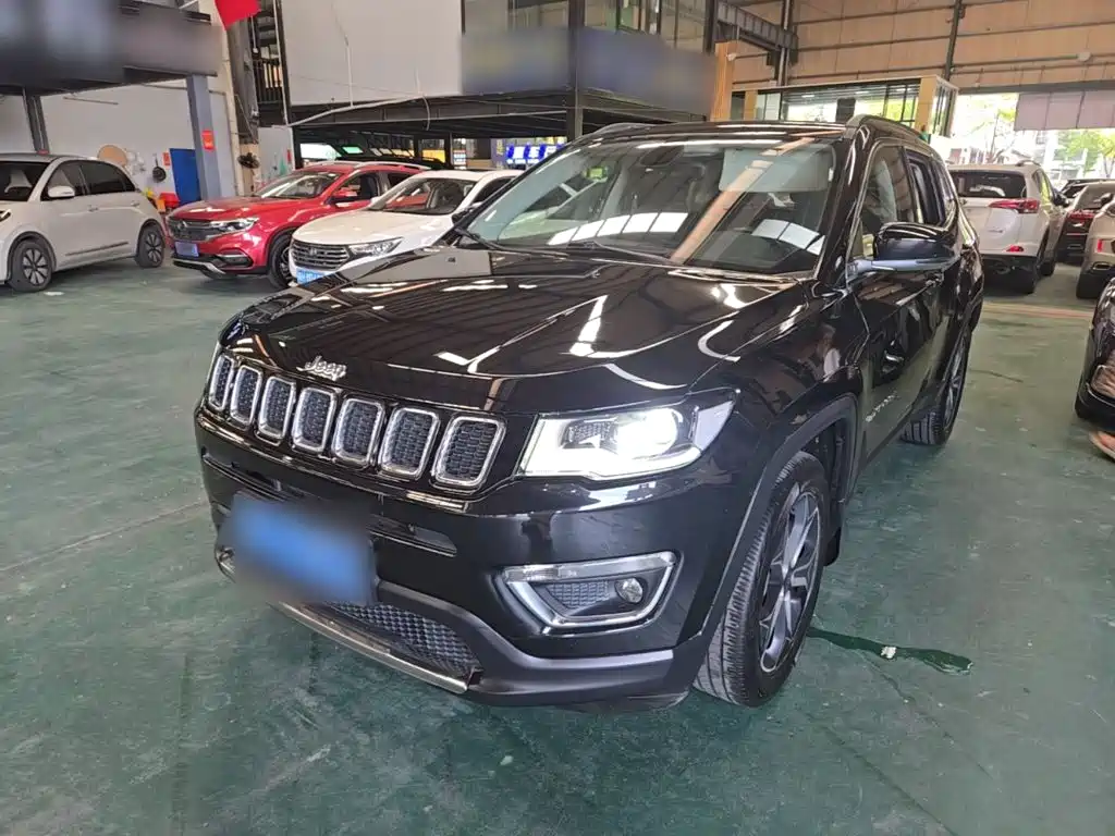Фото 1 - Jeep Compass
