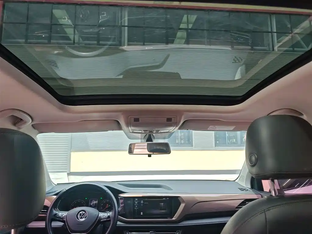 VOLKSWAGEN TUYUE