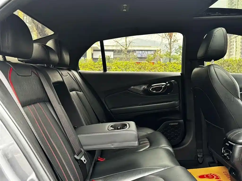 GAC Trumpchi Trumpchi Emkoo 2021 270T DCT J16 Edition фото 6